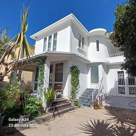Apartamento The Coral House Rivière Noire Exterior foto
