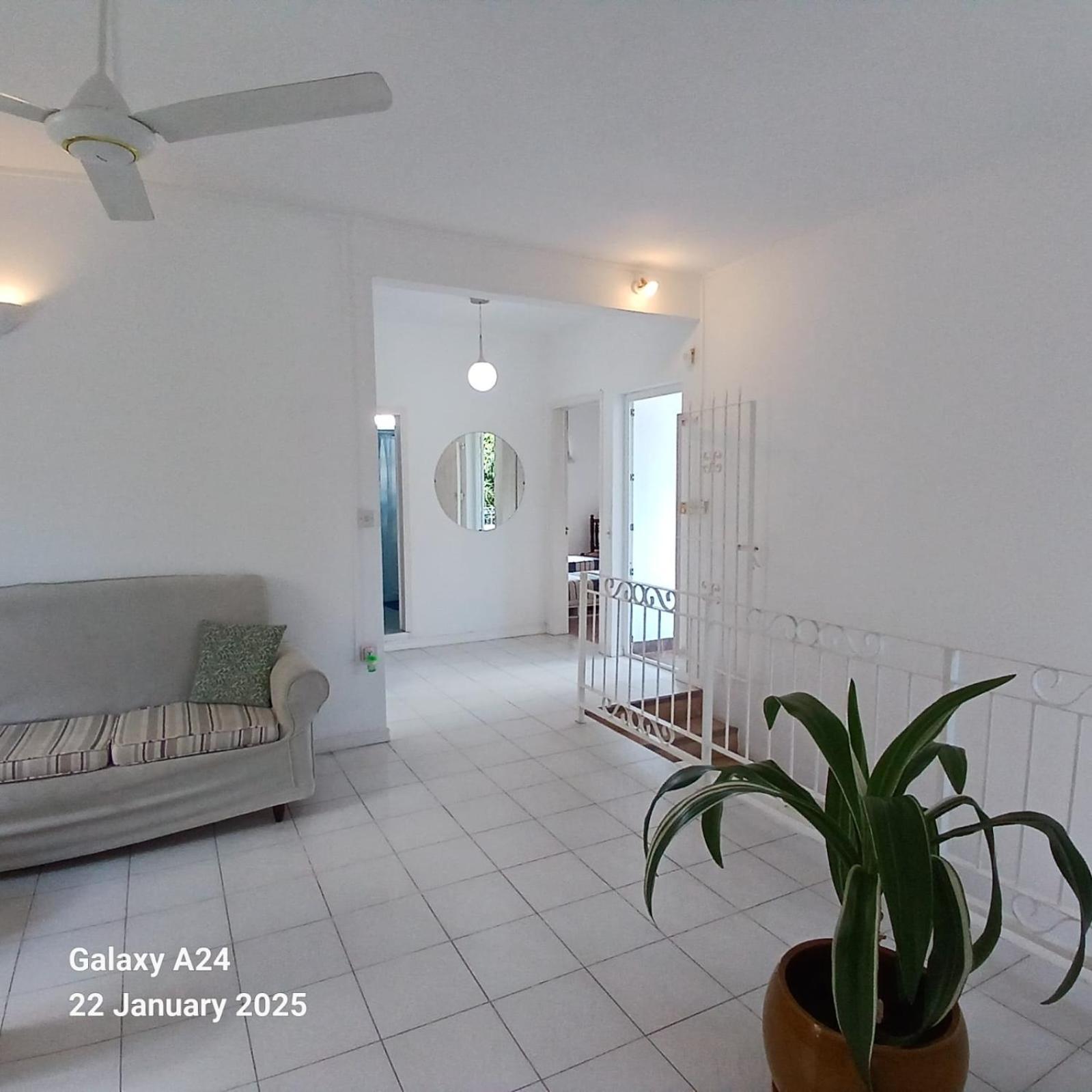 Apartamento The Coral House Rivière Noire Exterior foto